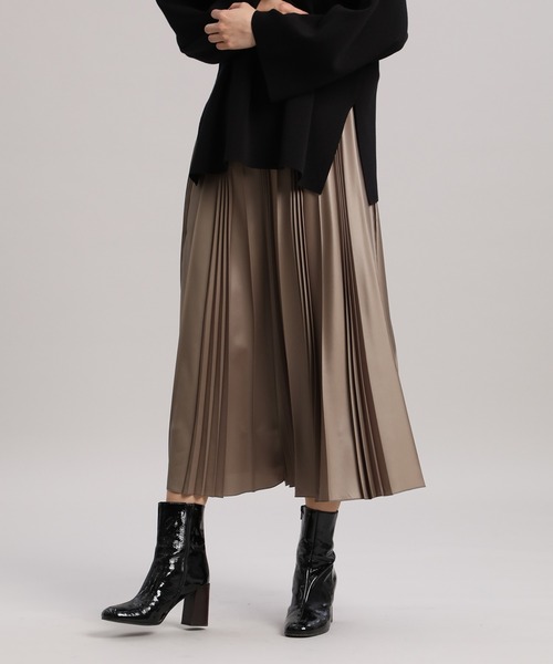 INED(イネド)の「ランダムプリーツスカート(スカート・レディース・ブルーグレー/モカ/ラベンダー・9号)」の2枚目の写真