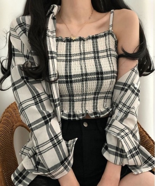 SONA（ソナ）の「SONYUNARA [SET]チェックスモークバンディングキャミ+シャツ（シャツ/ブラウス・レディース・ブルー/ホワイト・FREE）」の2枚目の写真