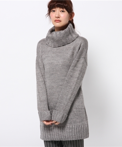 Chico（チコ）の「オフタートルロングニット（ニット/セーター・レディース・ホワイト/グレー/ブラック・FREE）」の5枚目の写真