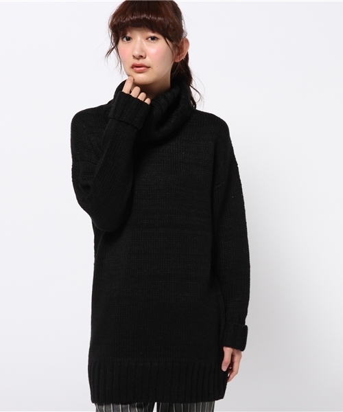 Chico（チコ）の「オフタートルロングニット（ニット/セーター・レディース・ホワイト/グレー/ブラック・FREE）」の2枚目の写真