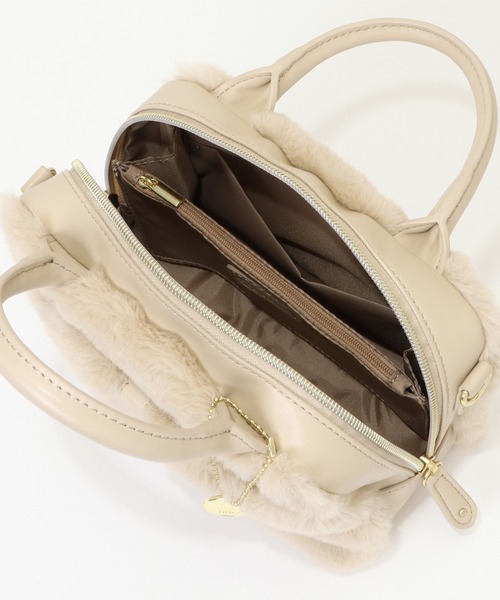 ikka（イッカ）の「エコファーミニ手提げショルダーバッグ（ショルダーバッグ・レディース・オフホワイト/ダークグリーン/ブラウン/ピンク・FREE）」の9枚目の写真