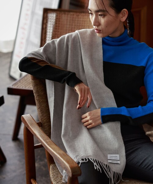 LOVELESS（ラブレス）の「カシミヤソリッドストール（ストール/ショール・レディース・グレー系その他/ベージュ系その他3/グリーン系その他3・FREE）」の2枚目の写真