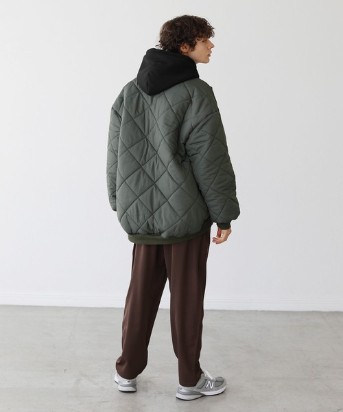 ASTRONOMY（アストロノミー）の「ボリューム中綿キルティングリバーシブルMA-1エコダウンブルゾン（MA-1・メンズ・アッシュグレー/オフホワイト/チャコールグレー/カーキ/ブラウン/ブラック・L/S/M/XL）」の21枚目の写真