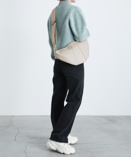 select MOCA(セレクトモカ)の「フェイクレザーショルダーバッグ(ショルダーバッグ・レディース・ブラック/ダークブラウン/アイボリー・FREE)」の5枚目の写真