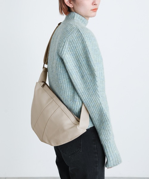 select MOCA(セレクトモカ)の「フェイクレザーショルダーバッグ(ショルダーバッグ・レディース・ブラック/ダークブラウン/アイボリー・FREE)」の9枚目の写真