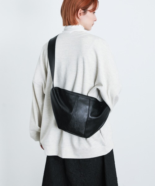 select MOCA(セレクトモカ)の「フェイクレザーショルダーバッグ(ショルダーバッグ・レディース・ブラック/ダークブラウン/アイボリー・FREE)」の11枚目の写真