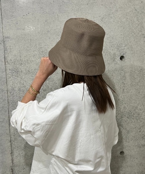 COLOR TOKYO ACCESSORIES(カラートウキョウアクセサリー)の「ストロー素材チューリップハット(ハット・レディース・ホワイト/ブラック/ベージュ/ブラウン・FREE)」の4枚目の写真