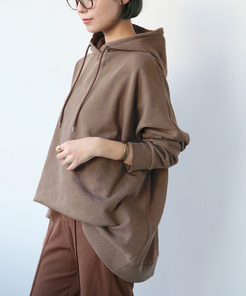 Simplicite（サンプリシテ）の「HEAVYOVER ピグメントフードプルオーバー◆（パーカー・レディース・ブラウン/サックスブルー/ベージュ/ブラック・FREE）」の3枚目の写真