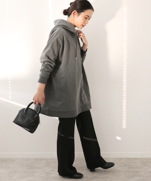 Simplicite（サンプリシテ）の「HEAVYOVER ピグメントフードプルオーバー◆（パーカー・レディース・ブラウン/サックスブルー/ベージュ/ブラック・FREE）」の9枚目の写真