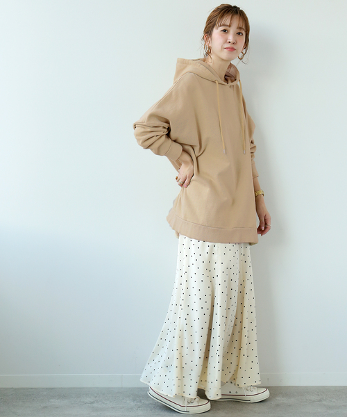 Simplicite（サンプリシテ）の「HEAVYOVER ピグメントフードプルオーバー◆（パーカー・レディース・ブラウン/サックスブルー/ベージュ/ブラック・FREE）」の18枚目の写真