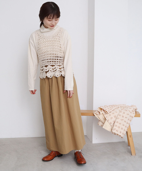 l'atelier du savon（アトリエドサボン）の「ドライフラワーキャミベスト（シャツ/ブラウス・レディース・ブラック/アイボリー・FREE）」の5枚目の写真