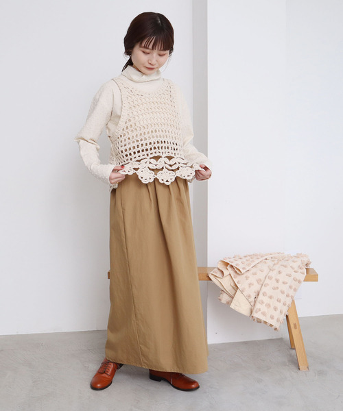 l'atelier du savon（アトリエドサボン）の「ドライフラワーキャミベスト（シャツ/ブラウス・レディース・ブラック/アイボリー・FREE）」の6枚目の写真