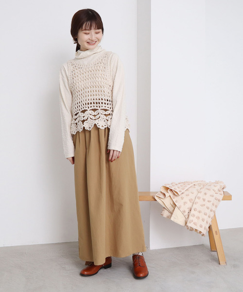 l'atelier du savon（アトリエドサボン）の「ドライフラワーキャミベスト（シャツ/ブラウス・レディース・ブラック/アイボリー・FREE）」の11枚目の写真