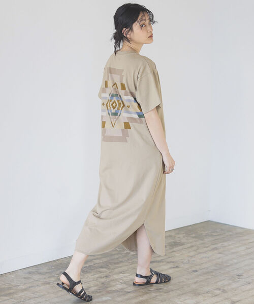 B:MING by BEAMS(ビーミングバイビームス)の「PENDLTON × B:MING by BEAMS / 別注 プリント ワンピース 22SS(ワンピース・レディース・チャコールグレー/ベージュ/グレイッシュベージュ・ONE SIZE)」の21枚目の写真