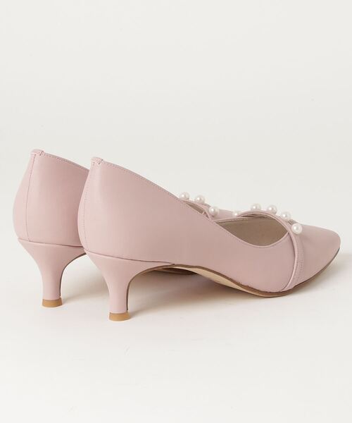 artemis by DIANA（アルテミスバイダイアナ）の「パールストラップVカットパンプス（パンプス・レディース・ブラック/ベージュ/ピンク/ブラック系その他・22.5cm/23.5cm/24.5cm/23.0cm/24.0cm/25.0cm/22.0cm）」の5枚目の写真