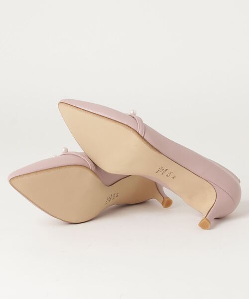 artemis by DIANA（アルテミスバイダイアナ）の「パールストラップVカットパンプス（パンプス・レディース・ブラック/ベージュ/ピンク/ブラック系その他・22.5cm/23.5cm/24.5cm/23.0cm/24.0cm/25.0cm/22.0cm）」の6枚目の写真