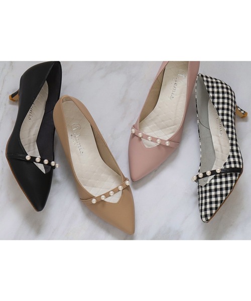 artemis by DIANA（アルテミスバイダイアナ）の「パールストラップVカットパンプス（パンプス・レディース・ブラック/ベージュ/ピンク/ブラック系その他・22.5cm/23.5cm/24.5cm/23.0cm/24.0cm/25.0cm/22.0cm）」の17枚目の写真