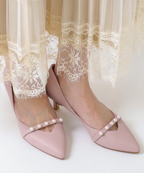 artemis by DIANA（アルテミスバイダイアナ）の「パールストラップVカットパンプス（パンプス・レディース・ブラック/ベージュ/ピンク/ブラック系その他・22.5cm/23.5cm/24.5cm/23.0cm/24.0cm/25.0cm/22.0cm）」の13枚目の写真