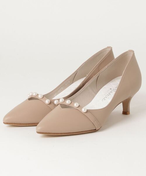 artemis by DIANA（アルテミスバイダイアナ）の「パールストラップVカットパンプス（パンプス・レディース・ブラック/ベージュ/ピンク/ブラック系その他・22.5cm/23.5cm/24.5cm/23.0cm/24.0cm/25.0cm/22.0cm）」の14枚目の写真
