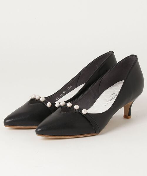 artemis by DIANA（アルテミスバイダイアナ）の「パールストラップVカットパンプス（パンプス・レディース・ブラック/ベージュ/ピンク/ブラック系その他・22.5cm/23.5cm/24.5cm/23.0cm/24.0cm/25.0cm/22.0cm）」の8枚目の写真