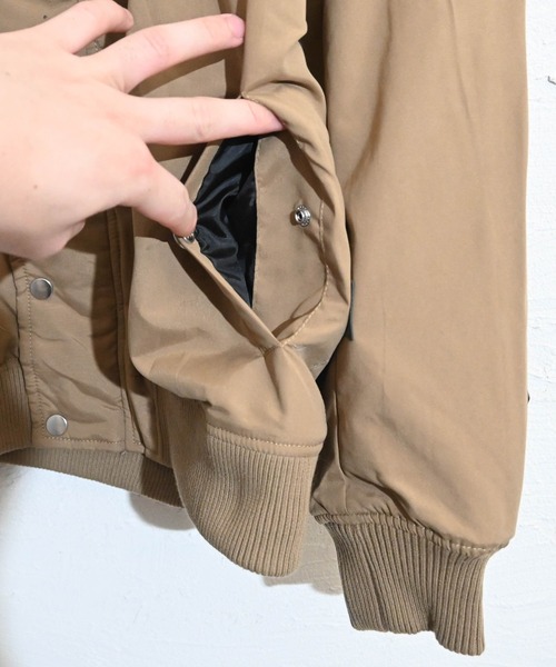 Burner(バーナー)の「【BURNER SELECT】リアルファー中綿N2Bジャケット(ミリタリージャケット・メンズ・ベージュ/カーキ・M)」の10枚目の写真
