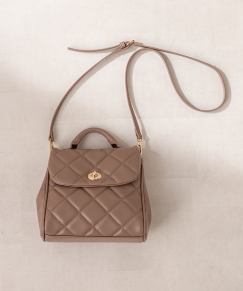 OLIVE des OLIVE（オリーブデオリーブ）の「キルティングショルダー（ショルダーバッグ・レディース・オフホワイト/グリーン/ダークベージュ・FREE）」の3枚目の写真