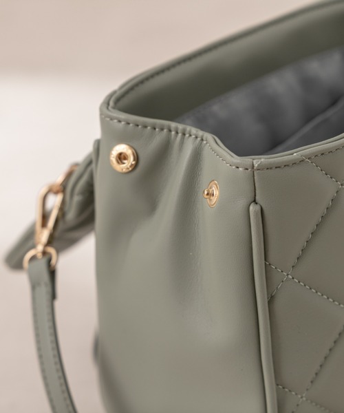OLIVE des OLIVE（オリーブデオリーブ）の「キルティングショルダー（ショルダーバッグ・レディース・オフホワイト/グリーン/ダークベージュ・FREE）」の9枚目の写真