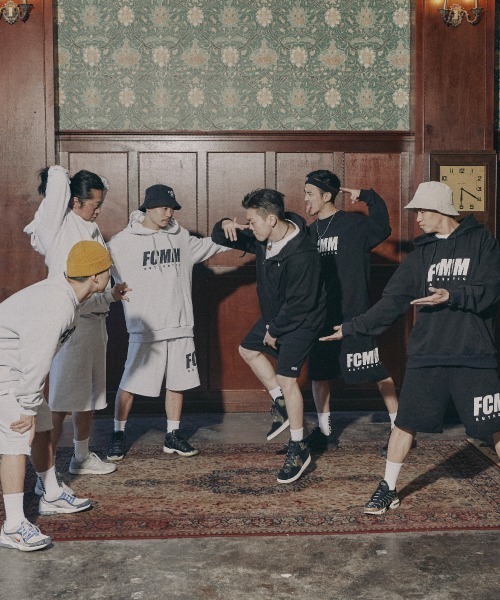 FCMM(エフシーエムエム)の「AUTHENTIC BIG LOGO HOODIE/オウセンティックビックロゴフーディー(パーカー・メンズ・ブラック/グレー系その他・MEDIUM/LARGE)」の14枚目の写真