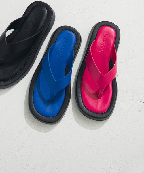 bohmal（ボマール）の「スクエアトゥトングサンダル（サンダル・レディース・ブラック/ピンク/ロイヤルブルー/ホワイト・23.0cm/24.0cm/24.5cm/23.5cm）」の14枚目の写真