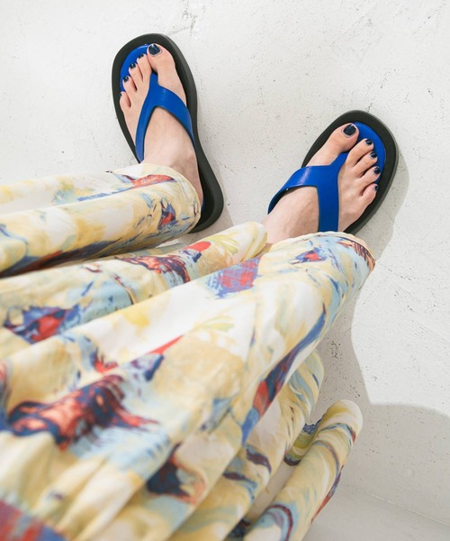 bohmal（ボマール）の「スクエアトゥトングサンダル（サンダル・レディース・ブラック/ピンク/ロイヤルブルー/ホワイト・23.0cm/24.0cm/24.5cm/23.5cm）」の10枚目の写真