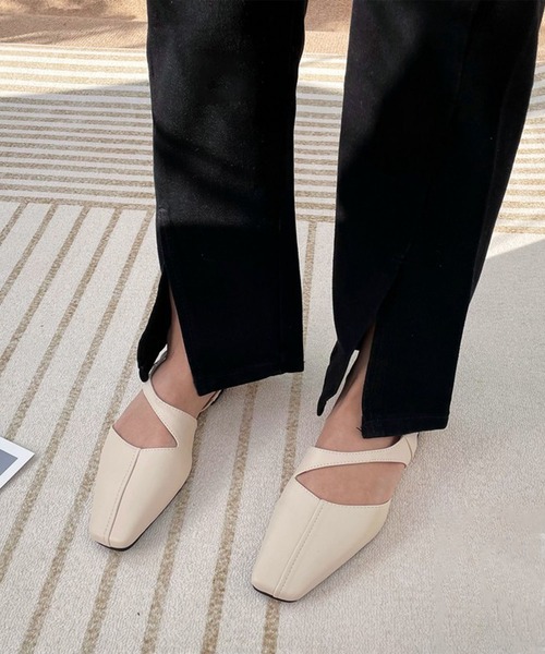 me+em select（ミームセレクト）の「スクエアトゥクロススリットデザインフラットサンダル（サンダル・レディース・グリーン/ブラウン/ブラック/アイボリー・37/38/39）」の17枚目の写真