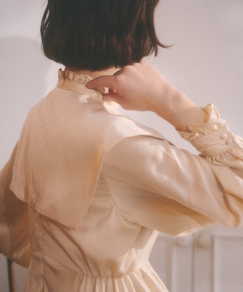 MIRO AMURETTE（ミロアミュレット）の「flare tiered one piece/襟付きティアードワンピース（ワンピース・レディース・ベージュ・SMALL/MEDIUM）」の22枚目の写真