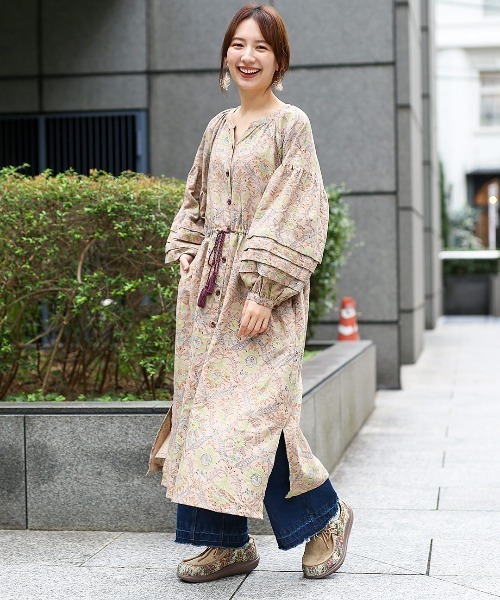 チチカカ（チチカカ）の「ボタニダマスク ブロックプリントワンピース（シャツワンピース・レディース・アイボリー/ブラウン/ライトブルー・FREE）」の4枚目の写真