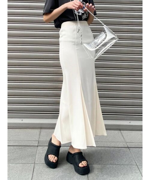 EMODA（エモダ）の「ハイウエストマーメイドスカート（スカート・レディース・イエロー/ホワイト/ブラック・MEDIUM/SMALL）」の2枚目の写真