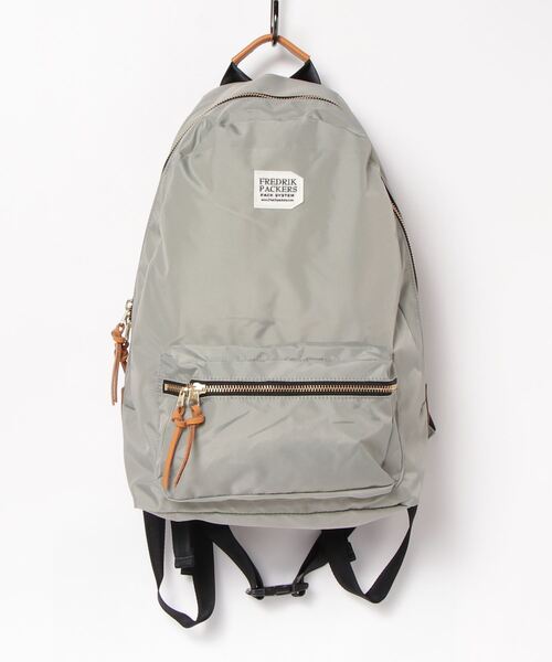 FREDRIK PACKERS(フレドリックパッカーズ)の「『FREDRIK PACKERS』420D DAY PACK(バックパック/リュック・レディース・ネイビー/ブラック/オリーブ/シルバーグレー/タン・FREE)」の3枚目の写真