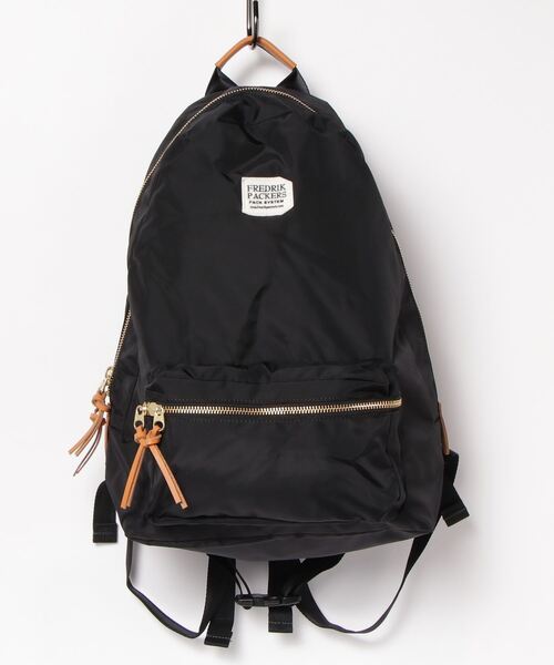 FREDRIK PACKERS(フレドリックパッカーズ)の「『FREDRIK PACKERS』420D DAY PACK(バックパック/リュック・レディース・ネイビー/ブラック/オリーブ/シルバーグレー/タン・FREE)」の2枚目の写真