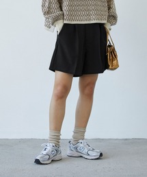 センタータックショートパンツ