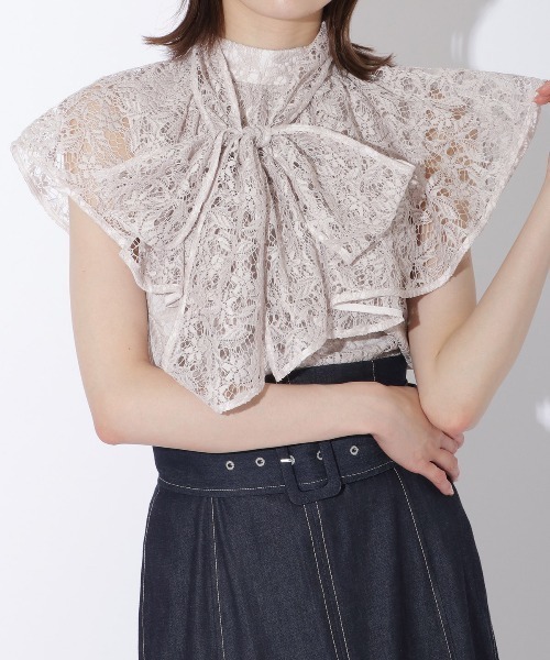 AND COUTURE（アンドクチュール）の「総レースフリルブラウス（シャツ/ブラウス・レディース・ブラック/ベージュ/オフホワイト/サックスブルー・MEDIUM）」の7枚目の写真