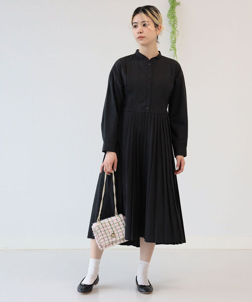 Ray BEAMS（レイビームス）の「Ray BEAMS / プリーツ キリカエ バンドカラー ワンピース（ワンピース・レディース・ブラック/ベージュ/ライトブルー・ONE SIZE）」の10枚目の写真