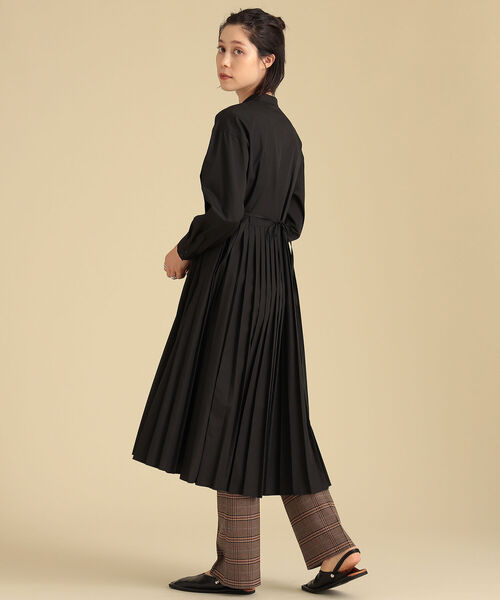 Ray BEAMS（レイビームス）の「Ray BEAMS / プリーツ キリカエ バンドカラー ワンピース（ワンピース・レディース・ブラック/ベージュ/ライトブルー・ONE SIZE）」の16枚目の写真