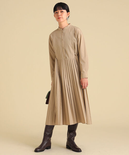 Ray BEAMS（レイビームス）の「Ray BEAMS / プリーツ キリカエ バンドカラー ワンピース（ワンピース・レディース・ブラック/ベージュ/ライトブルー・ONE SIZE）」の20枚目の写真