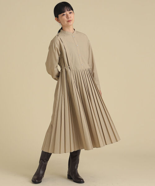 Ray BEAMS（レイビームス）の「Ray BEAMS / プリーツ キリカエ バンドカラー ワンピース（ワンピース・レディース・ブラック/ベージュ/ライトブルー・ONE SIZE）」の21枚目の写真