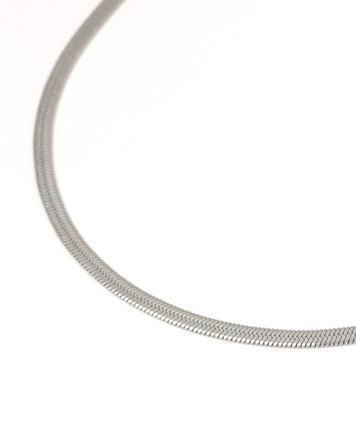 GLOBAL WORK（グローバルワーク）の「ステンレススネークネックレス/UNISEXアクセサリー/299716（ネックレス・レディース・ブラック/シルバー/ゴールド/その他/シルバー系その他/ゴールド系その他・FREE）」の2枚目の写真