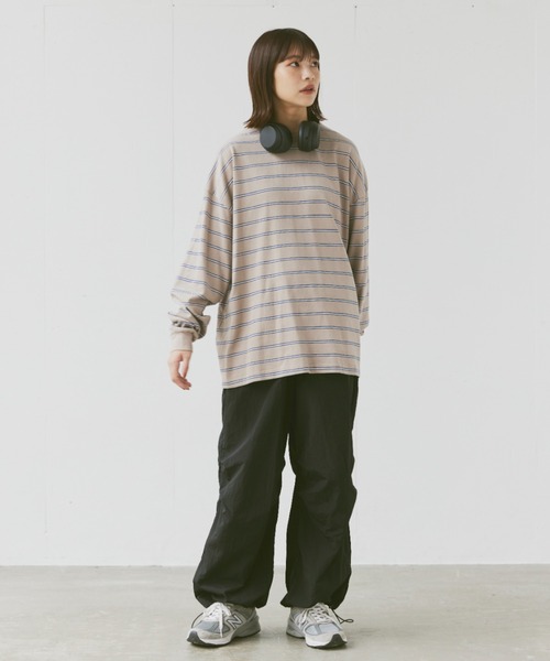 flaner(フラネ)の「Loose mulch border long tee/ルーズマルチボーダーロンT(Tシャツ/カットソー・レディース・ホワイト/ベージュ・MEDIUM/LARGE)」の4枚目の写真