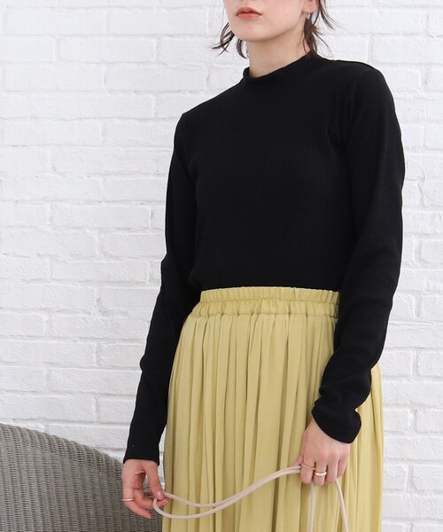 SHOO・LA・RUE（シューラルー）の「◆三角テレコ ハイネック プルオーバー（Tシャツ/カットソー・レディース・ブラック/ホワイト系/ブラック系2・02/03）」の4枚目の写真