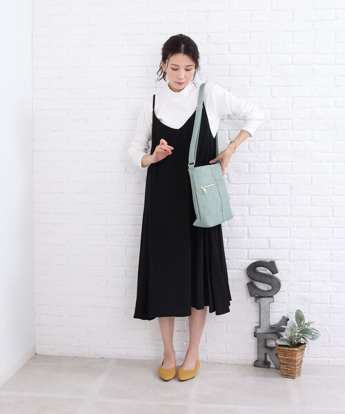 SHOO・LA・RUE（シューラルー）の「◆三角テレコ ハイネック プルオーバー（Tシャツ/カットソー・レディース・ブラック/ホワイト系/ブラック系2・02/03）」の14枚目の写真