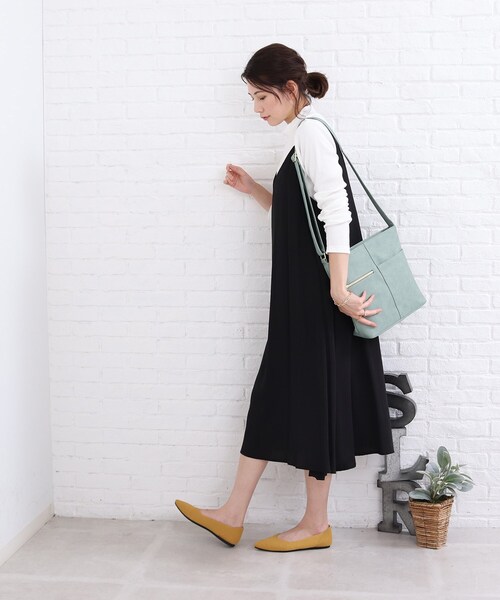 SHOO・LA・RUE（シューラルー）の「◆三角テレコ ハイネック プルオーバー（Tシャツ/カットソー・レディース・ブラック/ホワイト系/ブラック系2・02/03）」の15枚目の写真