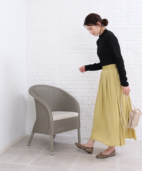 SHOO・LA・RUE（シューラルー）の「◆三角テレコ ハイネック プルオーバー（Tシャツ/カットソー・レディース・ブラック/ホワイト系/ブラック系2・02/03）」の21枚目の写真