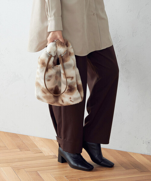 COMME CA ISM（コムサイズム）の「２ｗａｙ　フェイクファーバッグ（トートバッグ・レディース・ベージュ/グレー・FREE）」の8枚目の写真