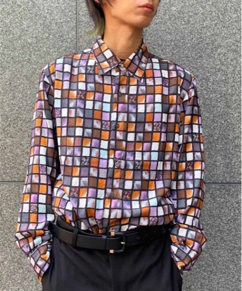 AXES-X（アクシーズエックス）の「ローズステンドグラス柄シャツ（シャツ/ブラウス・メンズ・オレンジ/ブルー・MEDIUM/LARGE/X-LARGE）」の2枚目の写真